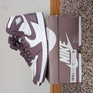 Jordan 1 High White and Mauve Brown Sneakers